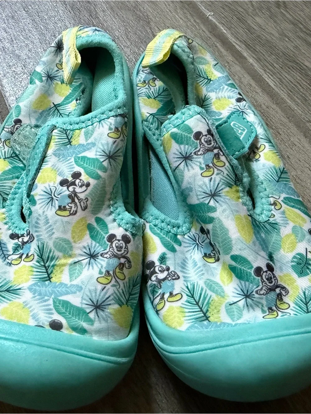 Turquoise Kids Mickey Water Shoes Size 11/12